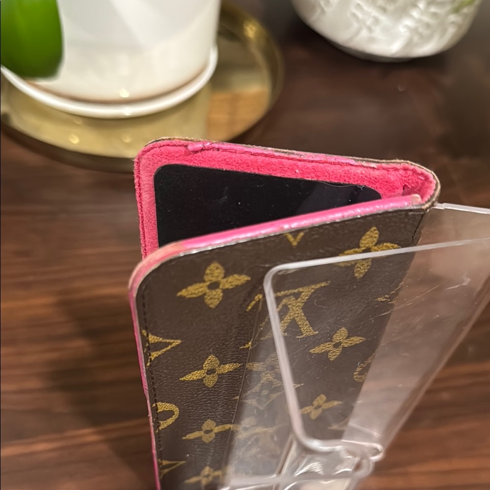 Louis Vuitton Monogram Phone Case - Picture 10 of 10